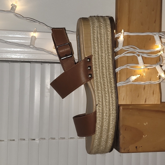 STEVE MADDEN brown chaser sandals - Picture 3 of 4